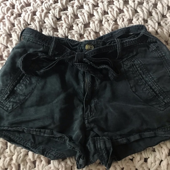american eagle shorts- size 2 - Picture 1 of 2